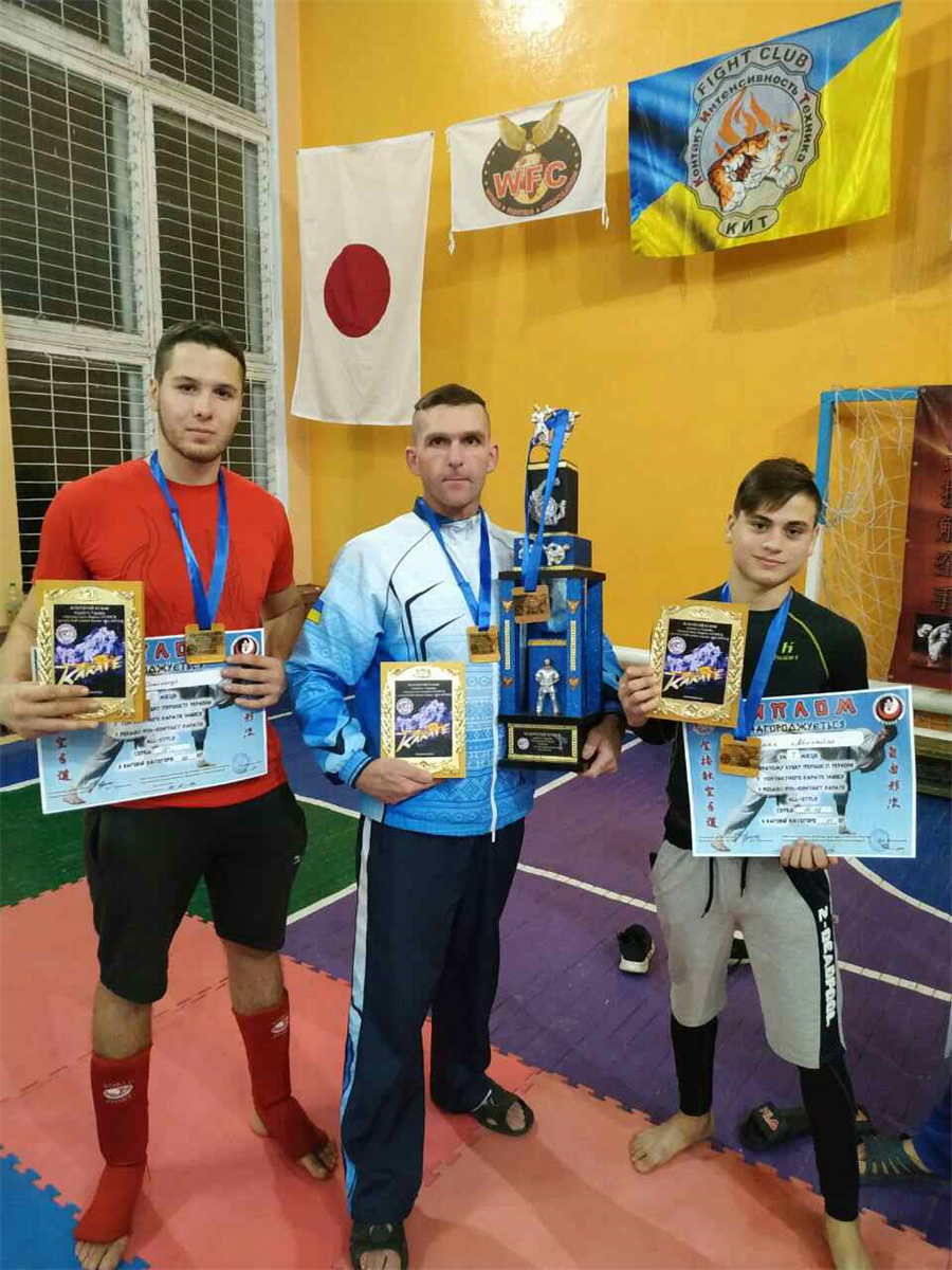 Золотые награды завоевали Александр Гладких, Игорь Солоп и Михаил Лупак