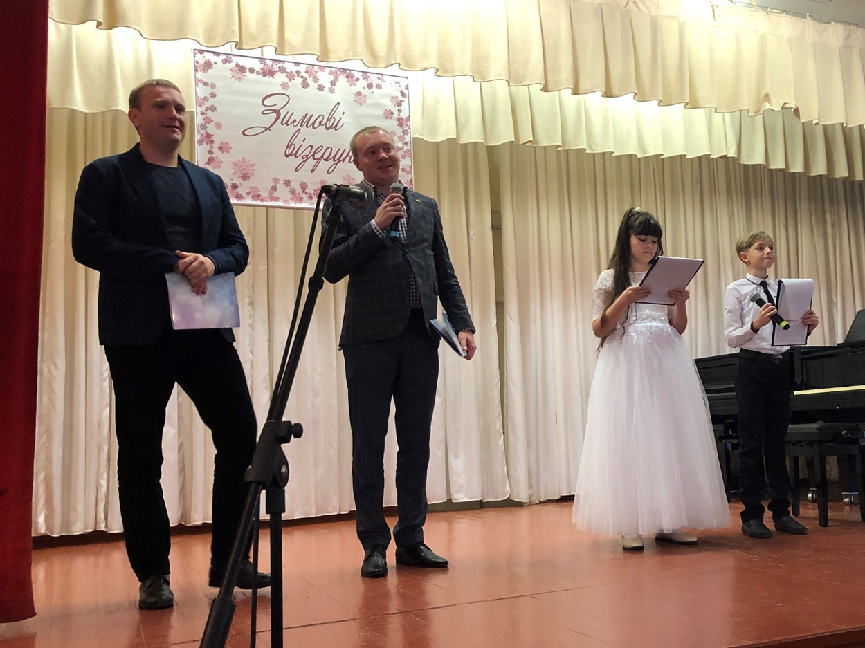 Руководители района поздравляют педагогов и конкурсантов с открытием фестиваля