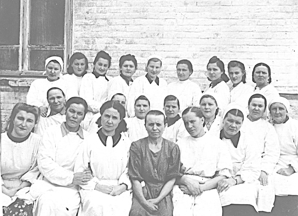 Фото на память с медработниками родной Генической больницы