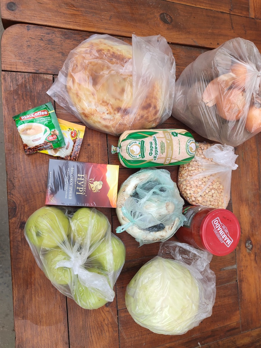 Продукти, які приносять місцеві жителі